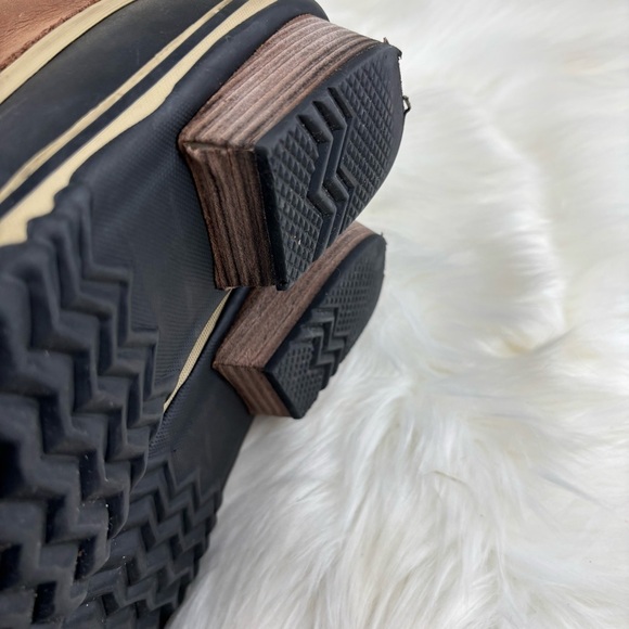 Sorel Tan and Black Lace-Up Boots - Picture 9 of 13